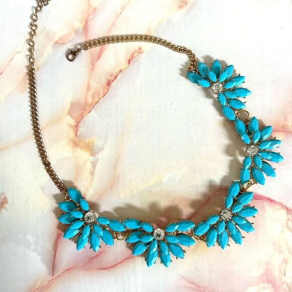 Turquoise tone beaded statement necklace - Picture 2 of 9